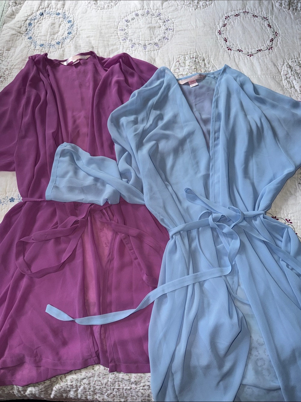 Victoria’s Secret lightweight Robes with tie one size. Purple & Blue